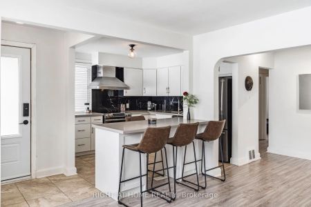 Detached Home For Lease | E8332698 - Photo 4