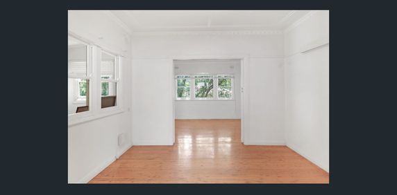 Spacious and Stylish Living in West Wollongong - Photo 2