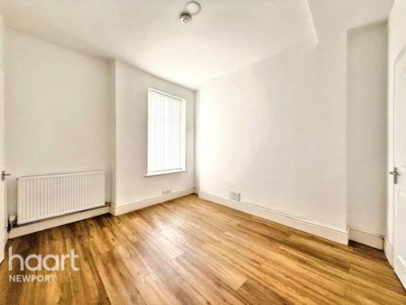 4 bedroom terraced house to rent - Photo 4