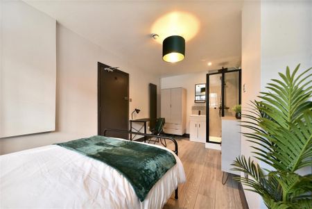 1 bedroom in a house share to rent - Photo 4