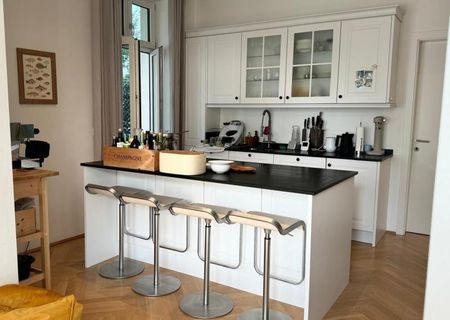 Altbaujuwel auf der Gugl! 143 m² WNFL + 16 m² Balkon, 4 Zimmer, generalsaniert, Küche möbliert! - Foto 2