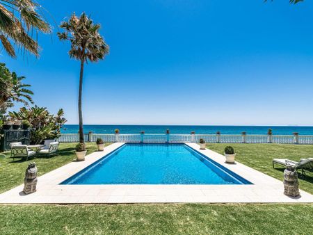 Luxury Villa for rent in Marbella, Andalusia - Photo 4