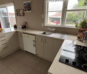 THREE BEDROOMS - HIGHBURY - Photo 4