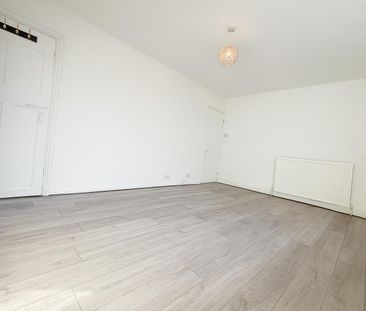 2 Bedroom Flat To Let - HP11 - Photo 1