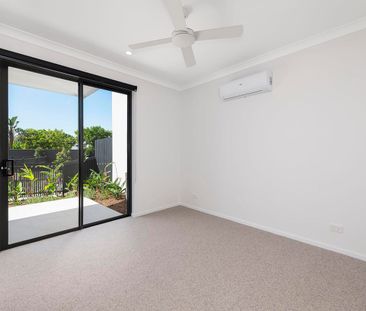 BE QUICK TO SECURE THIS FANTASTIC PROPERTY - 1 BED + STUDY, COURTYA... - Photo 2