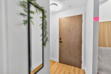 For Lease - 2300 St Clair Avenue Unit# 813, Toronto, Ontario - Photo 3