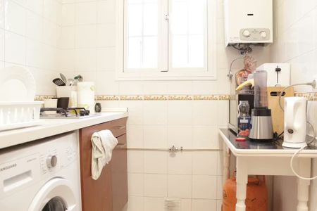 Callejón Dos Hermanas, Sevilla, Andalusia 41004 - Photo 5