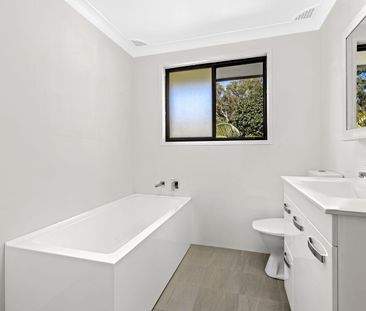 Spacious Family Home! - Photo 3