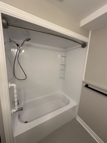 For Lease - 55 Breeze Drive Unit# Bsmt, Bradford West Gwillimbury, Ontario - Photo 5