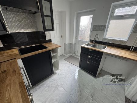 3 bedroom terraced house to rent - Photo 4