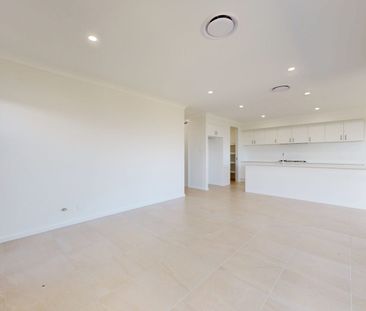 Newly Built Duplex In A Gated Community - Photo 2