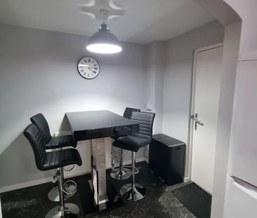 2 bedroom semi-detached house to rent - Photo 3