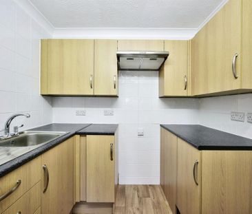 1 bedroom retirement property to rent - Photo 2