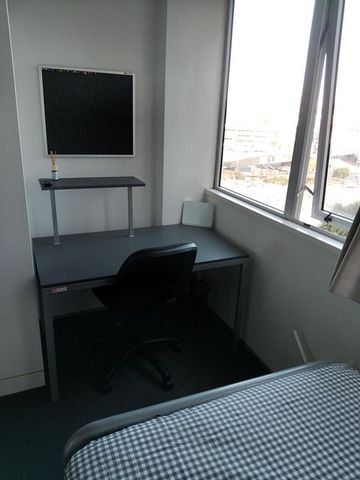 Central Auckland w/ Pool & Gym! - Photo 5