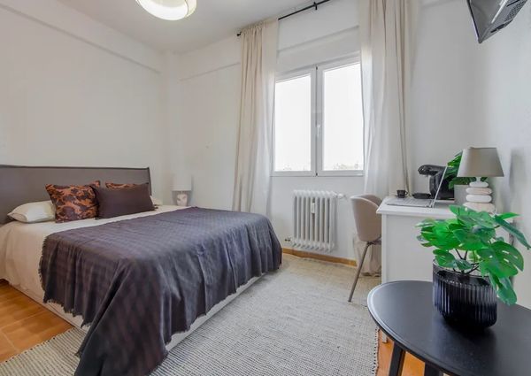 Avenida del Llano Castellano, Madrid, Community of Madrid 28034