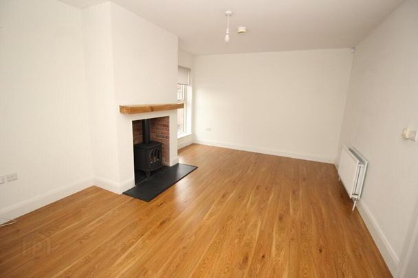 105 Woodbrook Avenue, Lisburn, BT28 2ZG - Photo 1