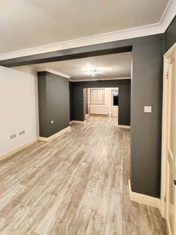 4 bedroom semi-detached house to rent - Photo 4