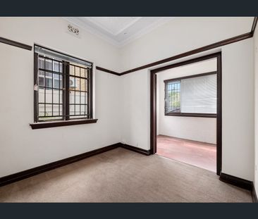 Art Deco Charm in Boutique ‘Ravenswood’ Complex! - Photo 4