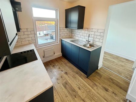 Ely Street, TONYPANDY - Photo 2