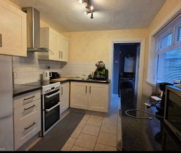 Flat 1, 22 Eglantine Avenue, Off Malone Road, Belfast, BT9 6DX - Photo 1