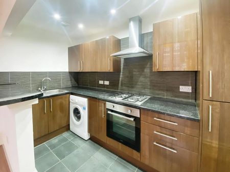 2 bedroom Flat To Let - Photo 5