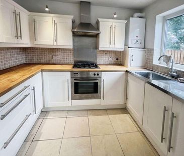 2 bedroom terraced house to rent - Photo 4