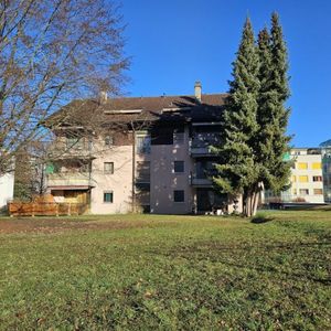 Appartement rénové 2.5 pièces à CHF 1'125.-/mois charges comprises - Photo 2