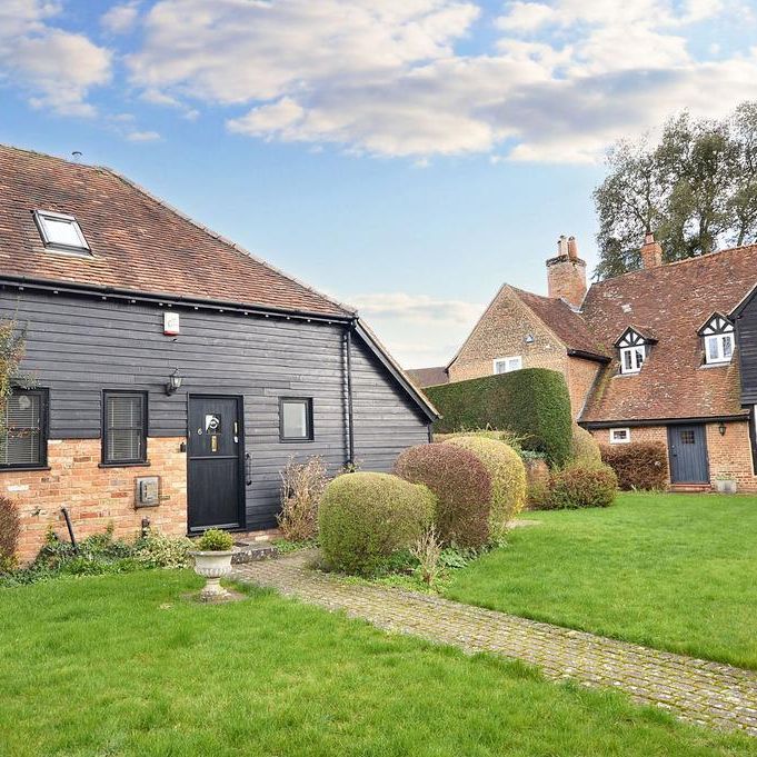 2 bedroom barn conversion to rent - Photo 1