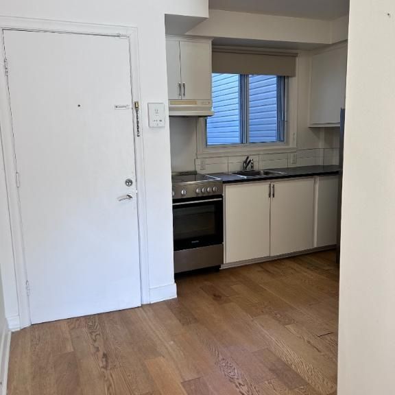 Grand 2 1/2 tout inclus metro Jean-Talon Villeray - Photo 1