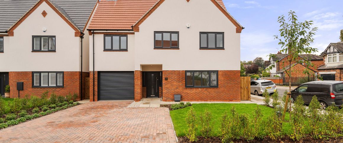 5 bed detached house to rent in Green View, Leicester - Photo 1