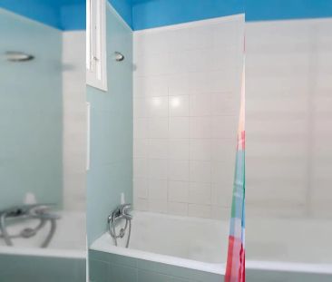 Room in a shared 5-bedroom apartment for professionals and students for rent in Embajadores. - Foto 6