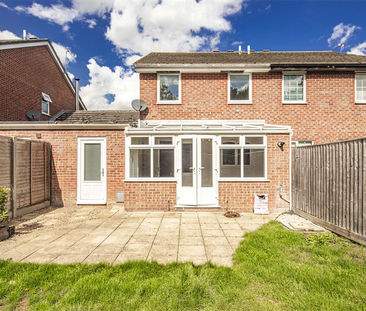 3 bedroom semi-detached house to rent - Photo 3