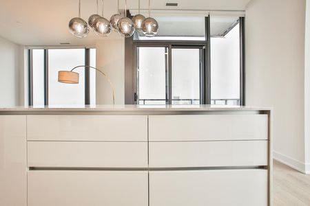 For Lease - 8 Cumberland Street Unit# 5006, Toronto, Ontario - Photo 3