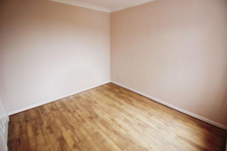 3 bedroom House To Let Total Size: 1194 SQ FT - Photo 2