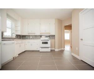 2 Bed 1 Bath Top Floor House Parkdale Edmonton - Photo 6
