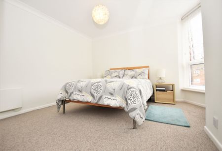 2 bedroom flat to rent, - Photo 2