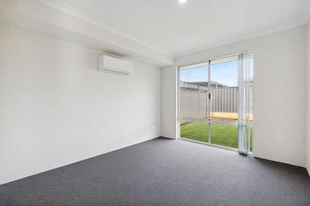 A slice of Coastal Air and Golf Estate Flair. - Photo 1