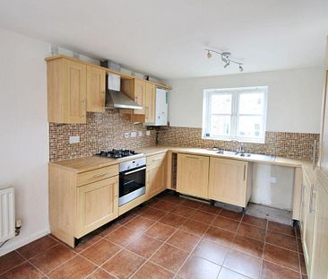 4 bed detached to rent in NE6 - Photo 1