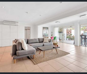 Waterfront Living in the Heart of Broadbeach Waters - Photo 1