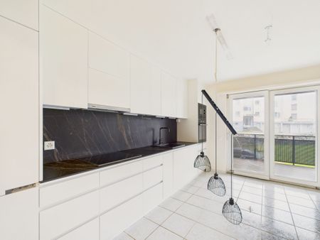 Generous 5.5-room family apartment with terraces and Swedish stove in Flawil - Foto 3