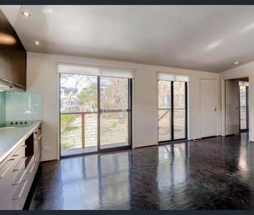 28 Kinross Street, Spring Hill, Qld 4000 - Photo 5