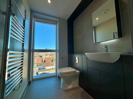 1 bedroom penthouse to rent - Photo 2