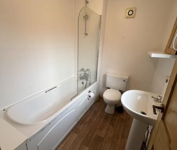 2 bedroom semi-detached house to rent - Photo 6