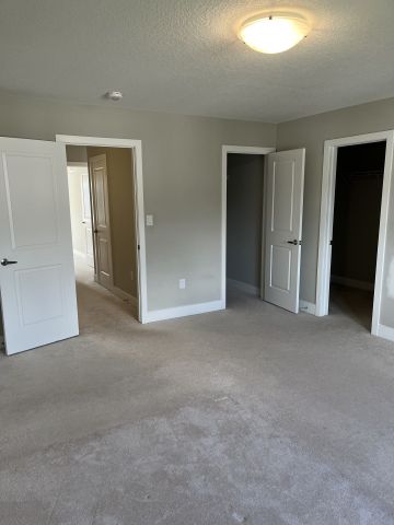 For Lease - 677 Chelton Road, London South, Ontario - Photo 4