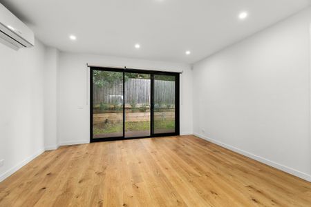 Modern Comfort & Everyday Convenience - Photo 4