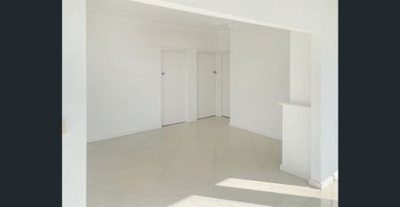 Spacious & Stylish | Sea Views! - Photo 2