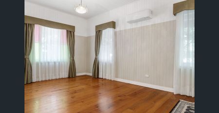 Charming Renovated Eastside Cottage - Photo 3