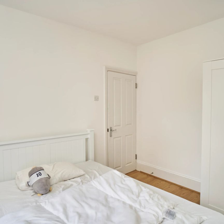 5 Pegwell House Room 4 - Photo 1