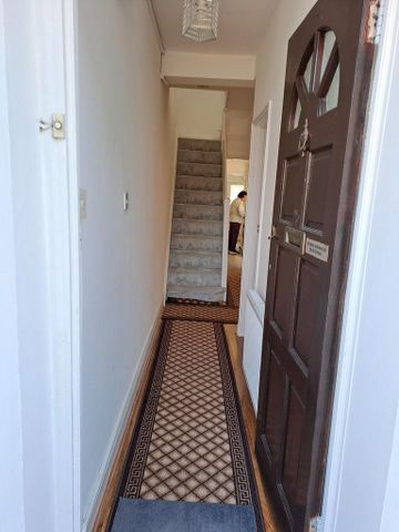 3 bedroom terraced house to rent - Photo 2