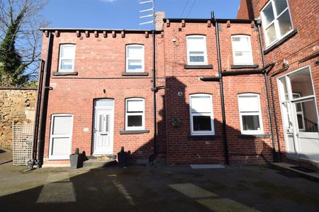 272 Barnsley Road, Wakefield - Photo 3